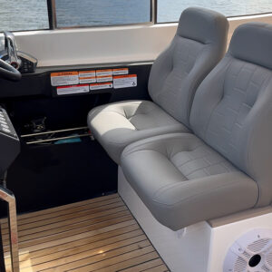 Solara 380 Bow Raider 14