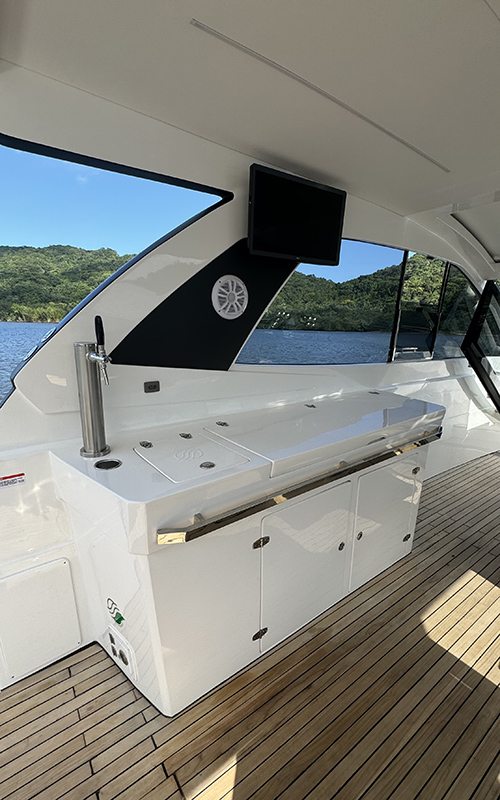 Solara 380 Bow Raider 16